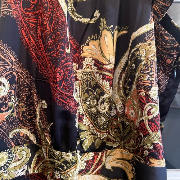 NWT-TAHARI Halter Side Tie Neck
Paisley Maxi Dress, Size 10 - Picture 6 of 11